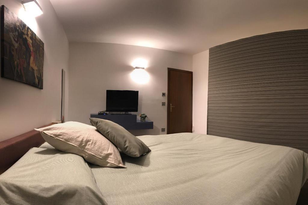 Nifty Intera Villa Con Piscina Relax, Idromassaggio E Sauna Muscletto Екстериор снимка