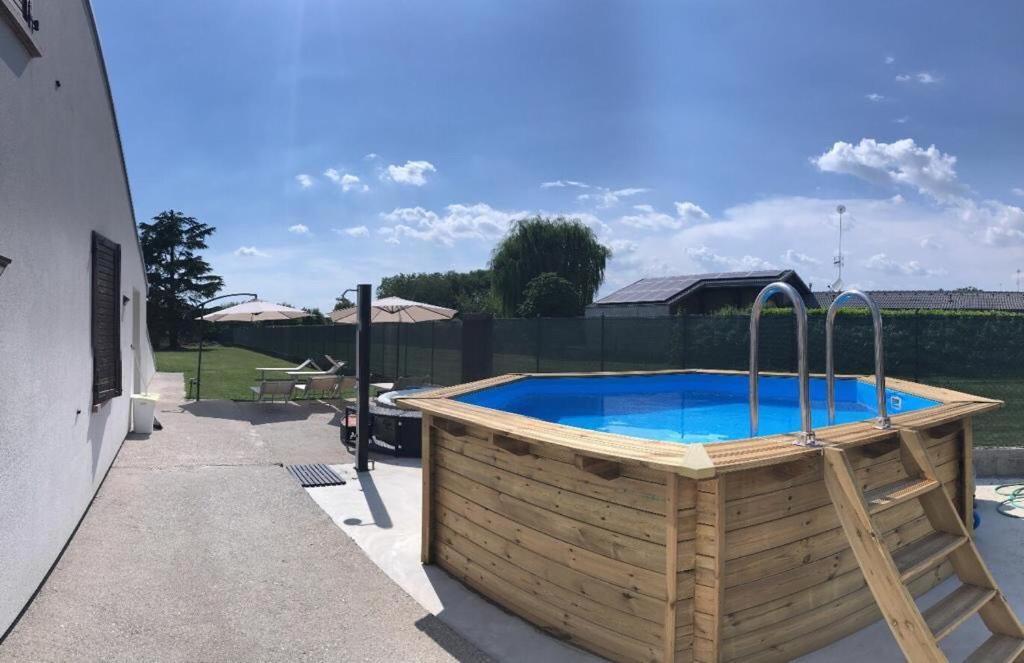 Nifty Intera Villa Con Piscina Relax, Idromassaggio E Sauna Muscletto Екстериор снимка